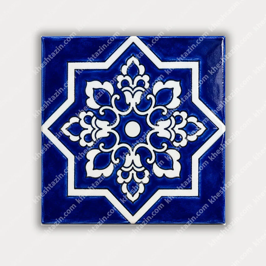 کاشی هفت‌رنگ طرح ستاره لاجورد