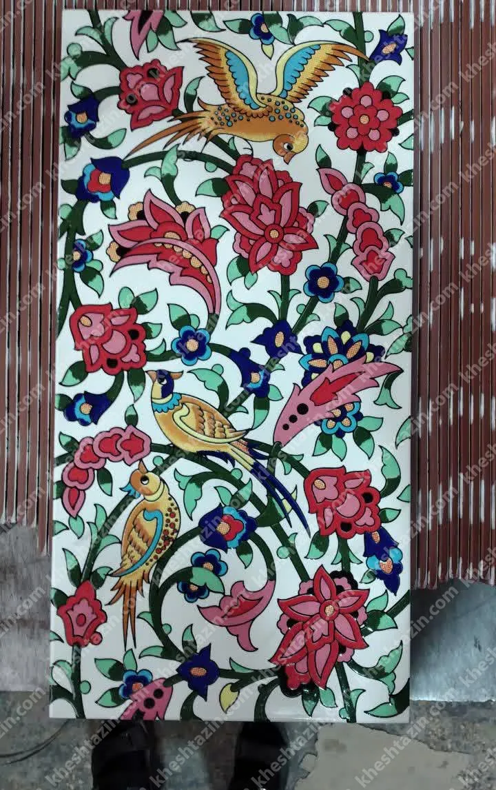 کاشی دکوراتیو طرح گل و مرغ قرمز فام - تصویر 7